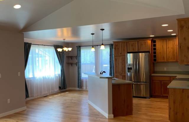489 Christopher Way Gallery 2