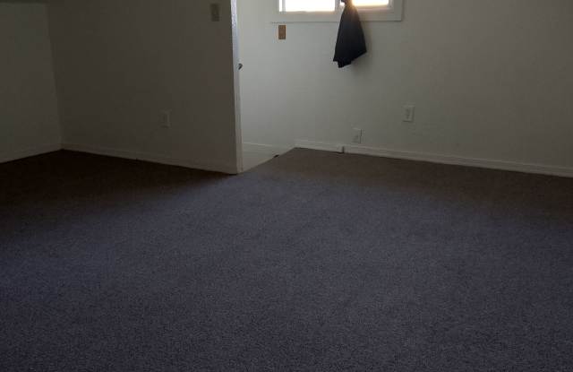 1838 W College Ave photos photos