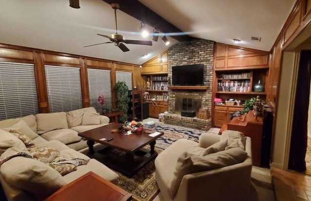 403 Woodhollow Drive Gallery 3