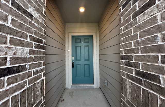 Classic Three Bedroom Two Bath Home in a Great Neighborhood Gallery 3