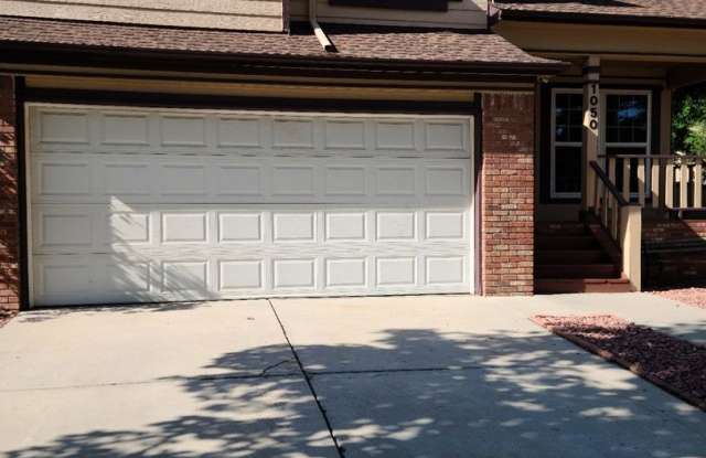 Spacious 4BR House in Colorado Springs - 1050 Crandall Drive, Security-Widefield, CO 80911