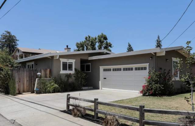 1405 Lenolt Street photos photos