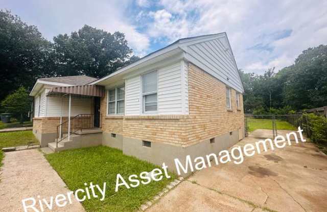 4678 Lynn Road Gallery 2