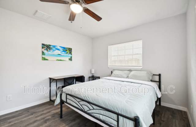 1051 Dogwood Drive - Room 1 - 1051 Dogwood Drive, Greenbriar, FL 34698 1051 Dogwood Drive - Room 1 - 1051 Dogwood Drive, Greenbriar, FL 34698