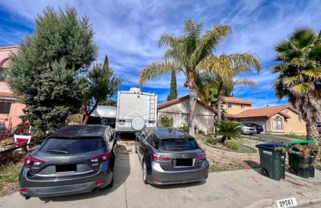 2 bedroom Temecula home with a big backyard for LEASE! photos photos