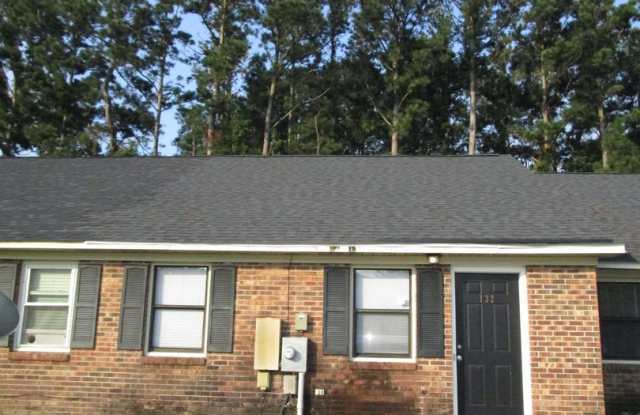 Cute 2 bedroom, 1 bathroom duplex. Close to all area bases, restaurants, and shopping. Great find, won't last long. Make an appointment to see it today! NO PETS! - 132 Marlene Drive, Jacksonville, NC 28546