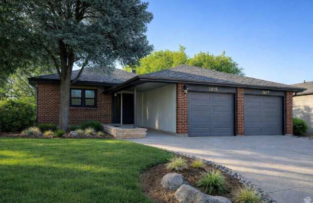 1817 East Hillcrest Avenue photos photos