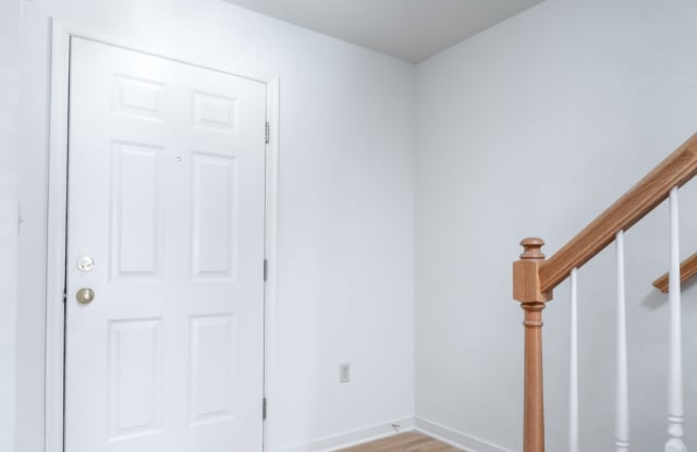 214 Landing Circle Gallery 1