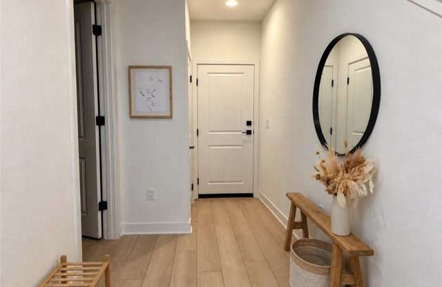 2143 Marine Walk Gallery 2
