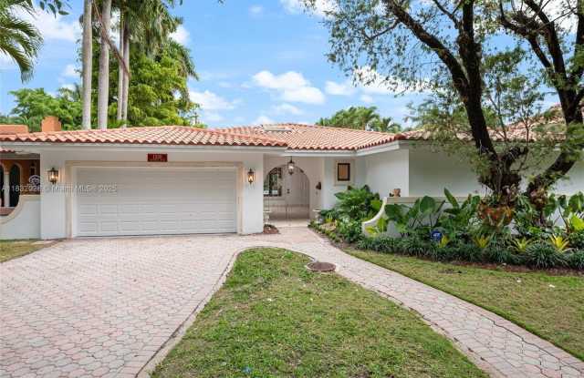 1320 Alhambra Cir photos photos