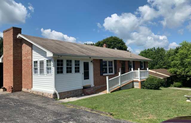 Blacksburg Home with Basement and Off Street Parking Gallery 1