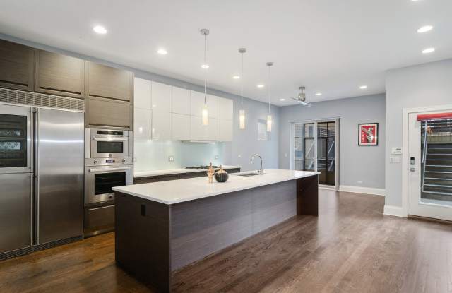 3743 North Kenmore Avenue Gallery 4