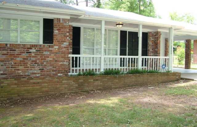 2482 Woodside Way - 2482 Woodside Way, Chamblee, GA 30341