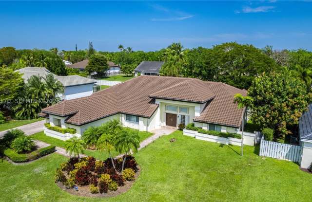 9717 SW 111th Ter Gallery 1