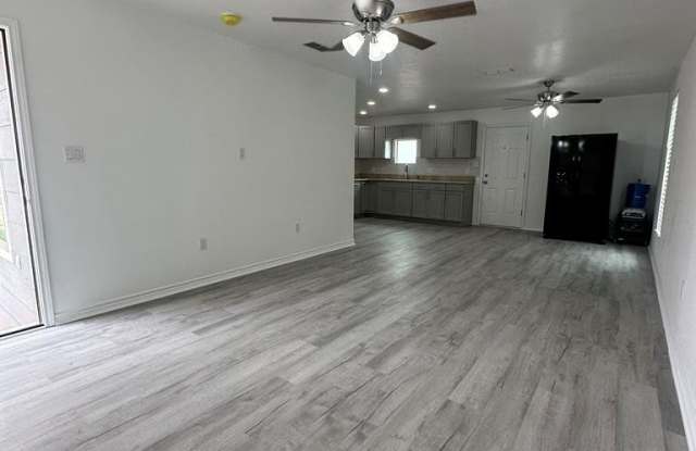 3580 N Treadway Gallery 3
