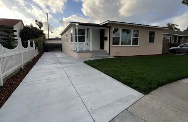 15605 Berendo Avenue photos photos