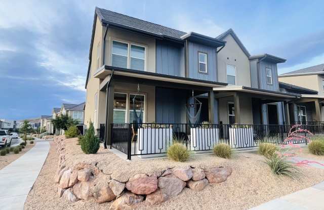 714 W Claystone Dr Gallery 1