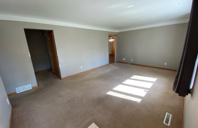 508 3rd Ave NW Gallery 4