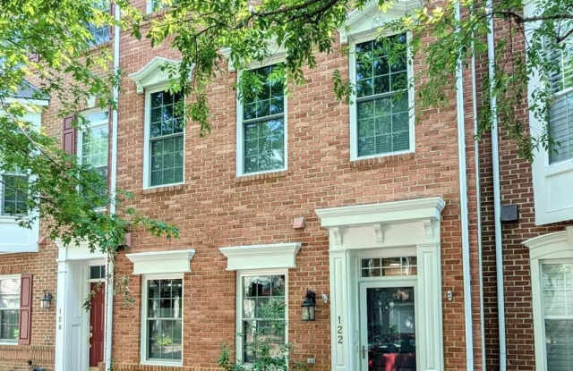 122 MARTIN LANE photos photos