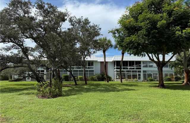 2929 SE Ocean Boulevard unit: 8 photos photos