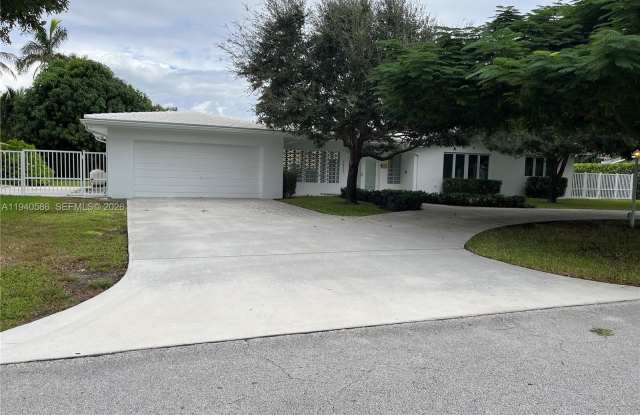 7921 SW 143rd St photos photos