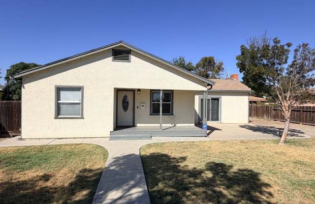 2702 Blossom St, Dos Palos - 2 Beds 1 Bath w/Detached 1 Bedroom 1 Bath Unit Gallery 1