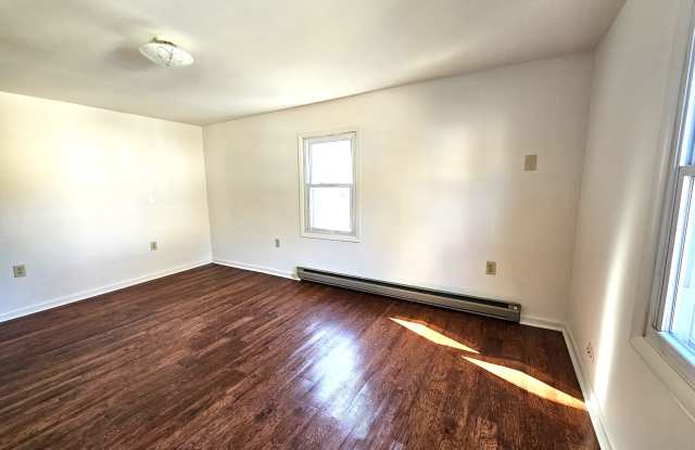 106 East East Street - B Gallery 3