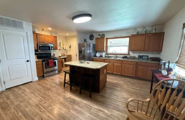 3 BR Furnished Home w/Utilities Mohave Valley w/ Casinos, Colorado River nearby Gallery 4