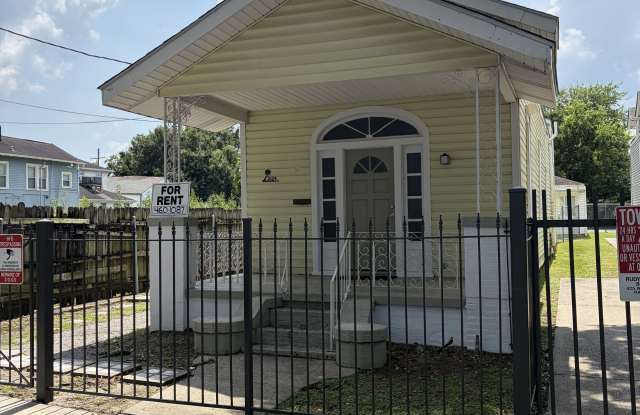 2124 Louisiana Avenue Gallery 1
