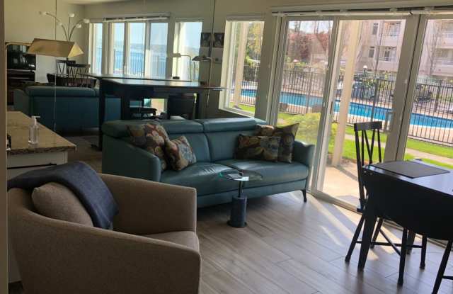 1Bd/1Ba Kirkland Condo Gallery 4