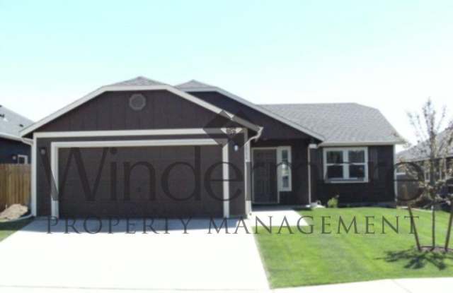 1211 Greeley *New Flooring Throughout* ⭐$500 1st Month's Rent Credit⭐ photos photos