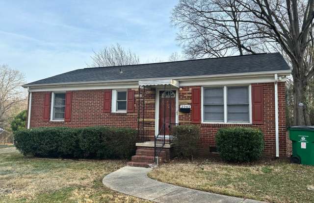 Adorable Three Bedroom Brick Home! photos photos Adorable Three Bedroom Brick Home! photos photos