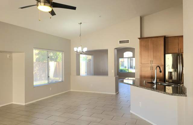 10070 E WINCHCOMB Drive Gallery 3