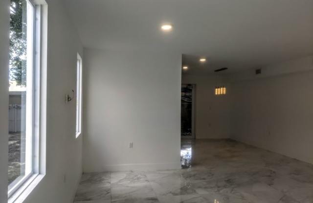 469 NW 23rd Pl Gallery 3