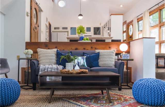 South Austin 4x2 Unique Home! Gallery 1