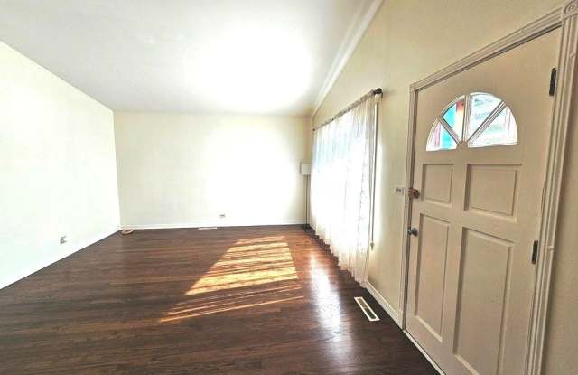 8522 W Normal Avenue W Gallery 3