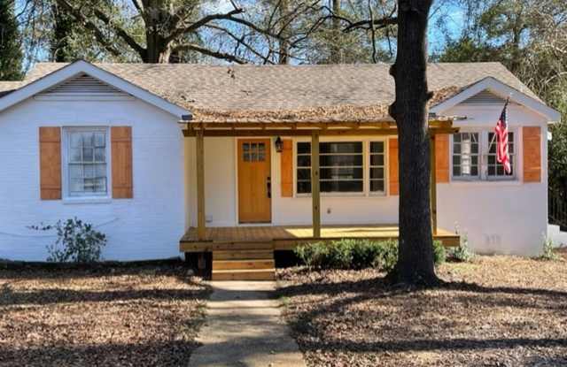 Charming 2BR Home Near Downtown Auburn  Auburn University - 352 Bowden Drive, Auburn, AL 36830