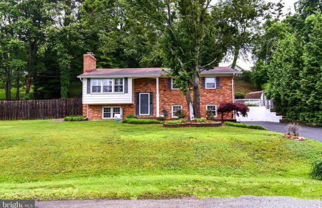 130 GREAT LAKE DRIVE photos photos