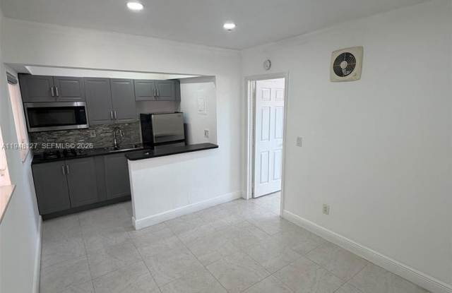 1014 Salzedo St photos photos