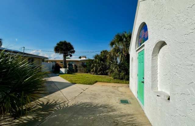 1104 Jacaranda Avenue Gallery 2