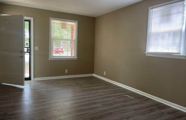 2bd 1 ba Duplex in Hermitage photos photos