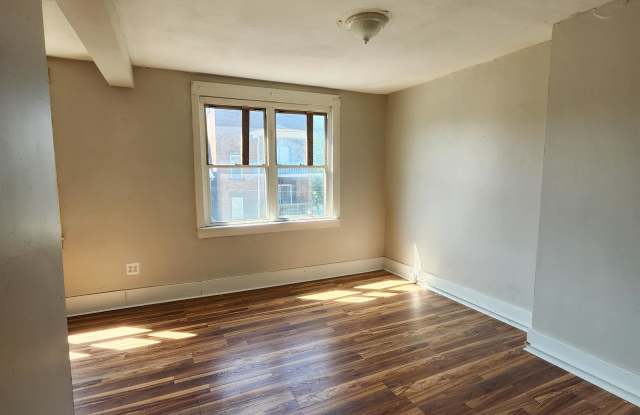 411 Franklin Street - 2 photos photos