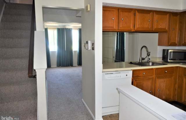 9234 REDBRIDGE COURT Gallery 2