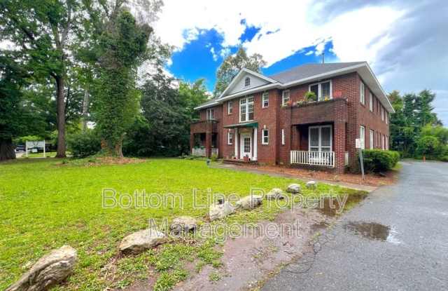 2108 E 7th St photos photos