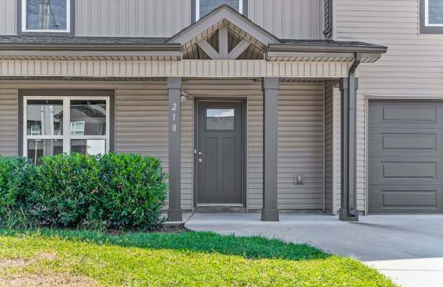 Pet Friendly 4 Bedroom Gallery 3
