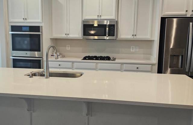 24726 MALIBU TERRACE Gallery 4