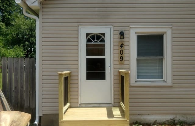 409 Beach Street - 409 Beach Street, Aurora, IL 60505
