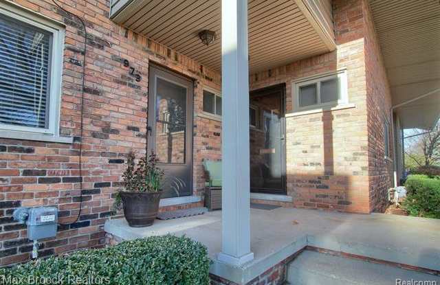 973 N OLD WOODWARD Avenue Gallery 2