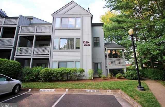 2233 HUNTERS RUN Drive photos photos