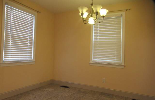905 Maiden Choice Ln Gallery 4